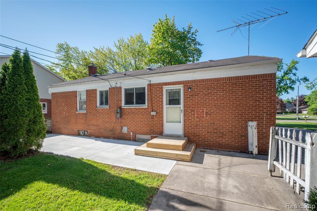 4120 Baybrook Drive, Waterford, MI 48329 — Photo 25