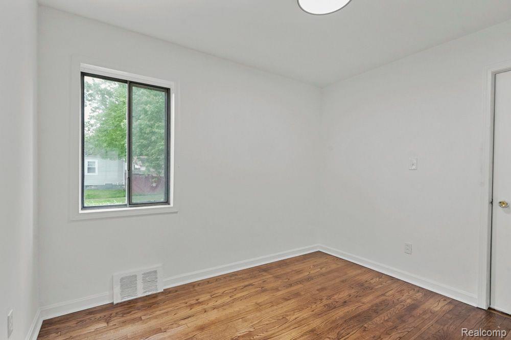 620 2ND Avenue, Pontiac, MI 48340 — Photo 21