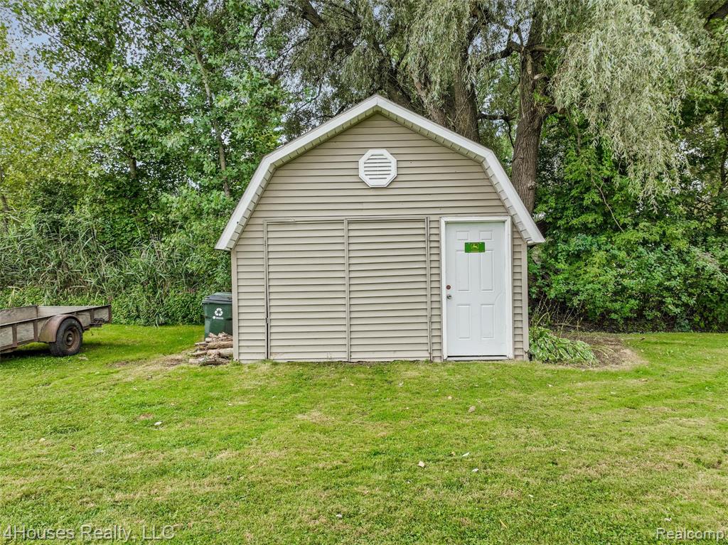 4087 Silver Valley Drive, Lake Orion, MI — Photo 46