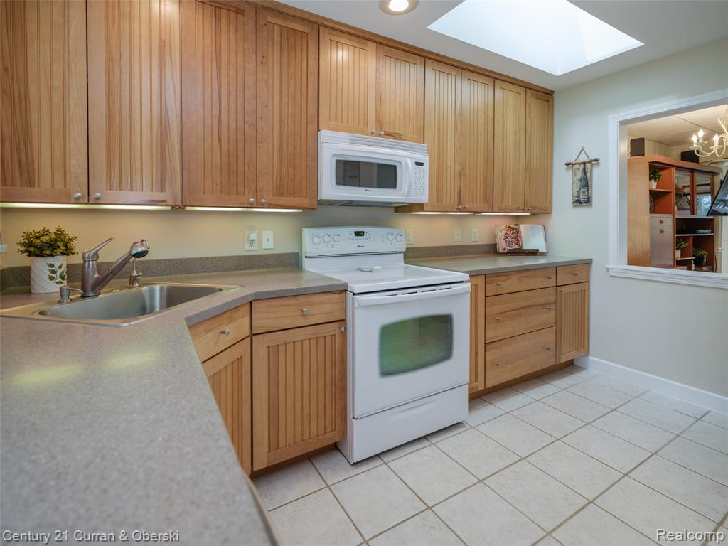 60846 N Lakeshore Drive, Lawrence, MI 49064 — Photo 13