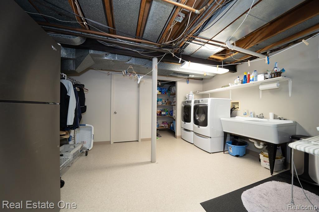 8519 HENDRIE Boulevard, Huntington Woods, MI — Photo 56