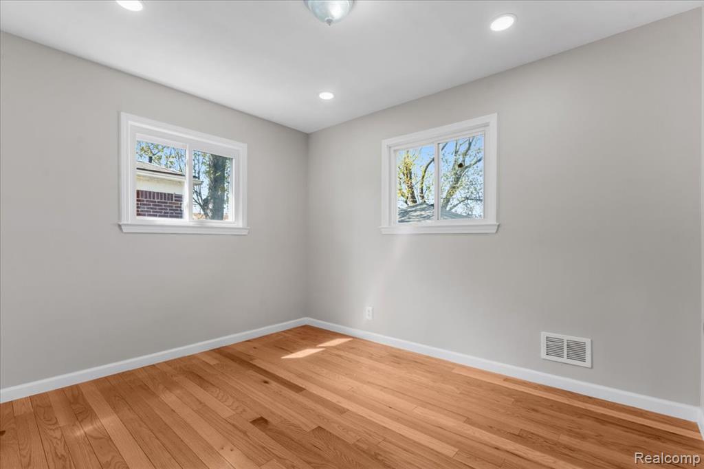 22631 Mylls Street, Saint Clair Shores, MI 48081 — Photo 14
