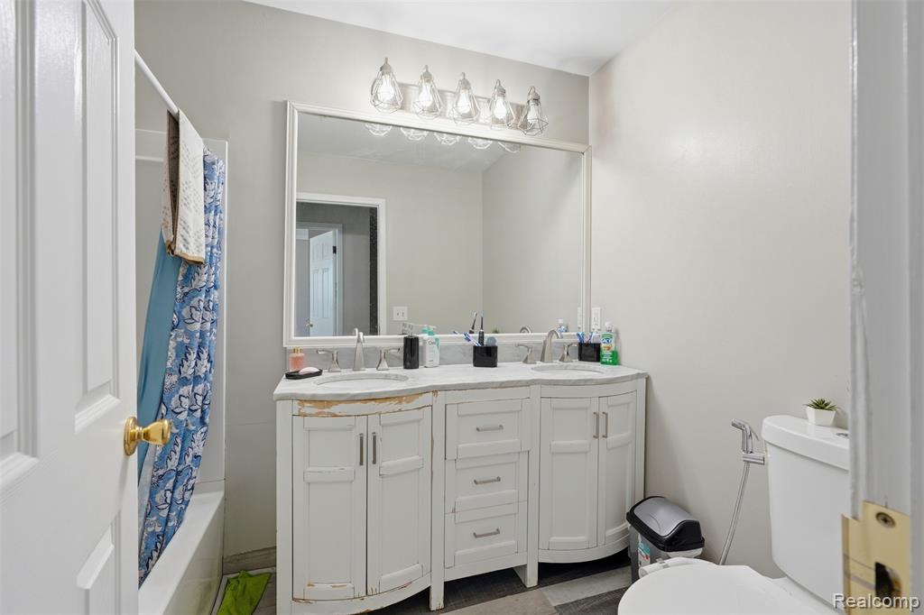 28376 Raleigh Crescent Drive, Chesterfield, MI — Photo 11
