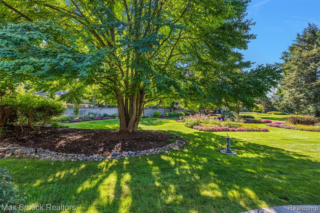 65 Lone Pine Road, Bloomfield Hills, MI 48304 — Photo 48