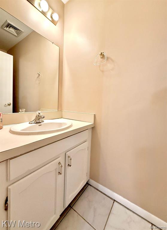 223 NEPTUNE Drive, Walled Lake, MI 48390 — Photo 20
