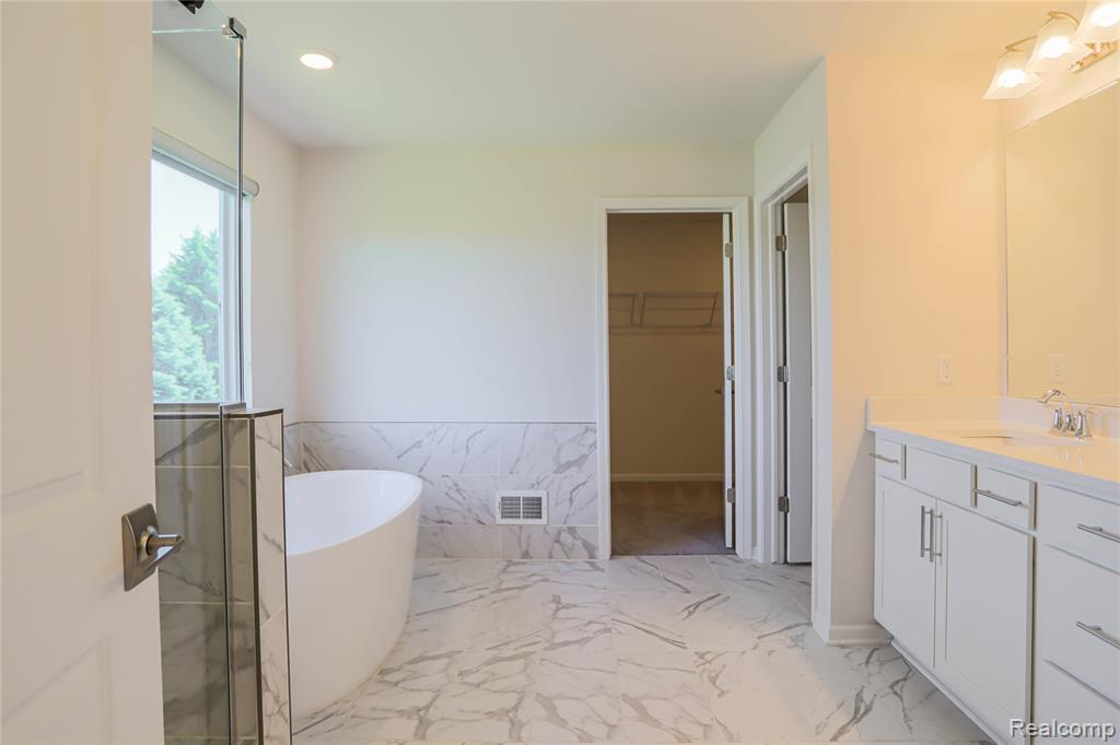 13101 Valencia Drive, Utica, MI 48315 — Photo 73