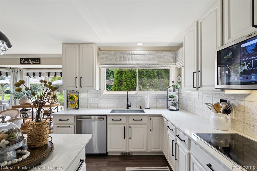 324 Nairn Circle, Highland, MI — Photo 19