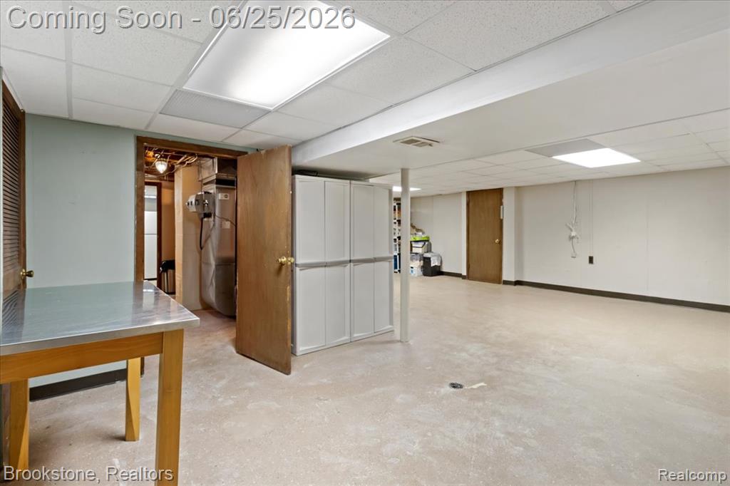 24210 Beverly Street, Oak Park, MI 48237 — Photo 15