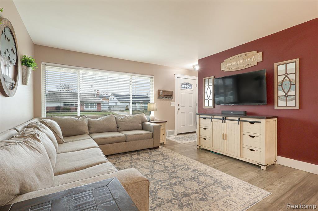 8132 Perrin Avenue, Westland, MI — Photo 5