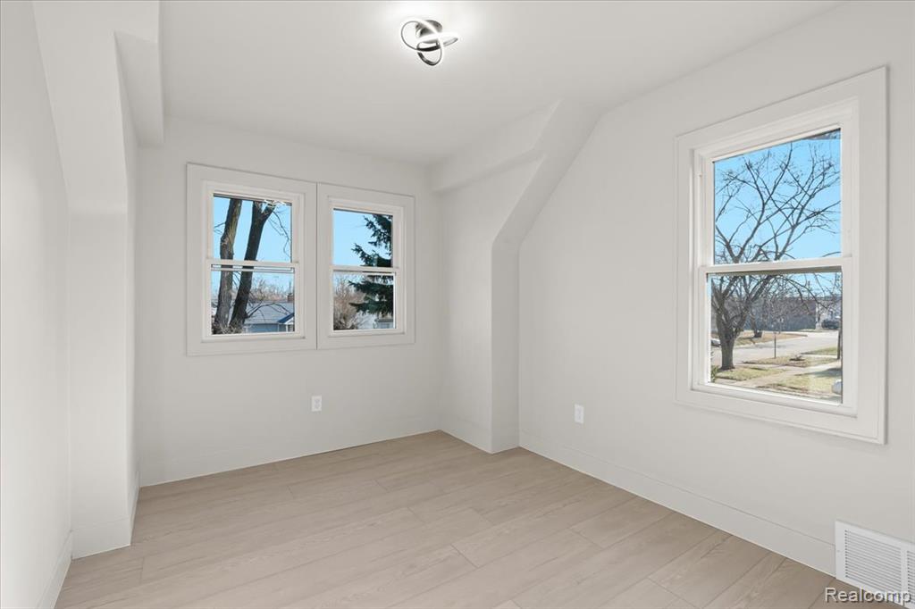 26059 Brush Street, Madison Heights, MI 48071 — Photo 29
