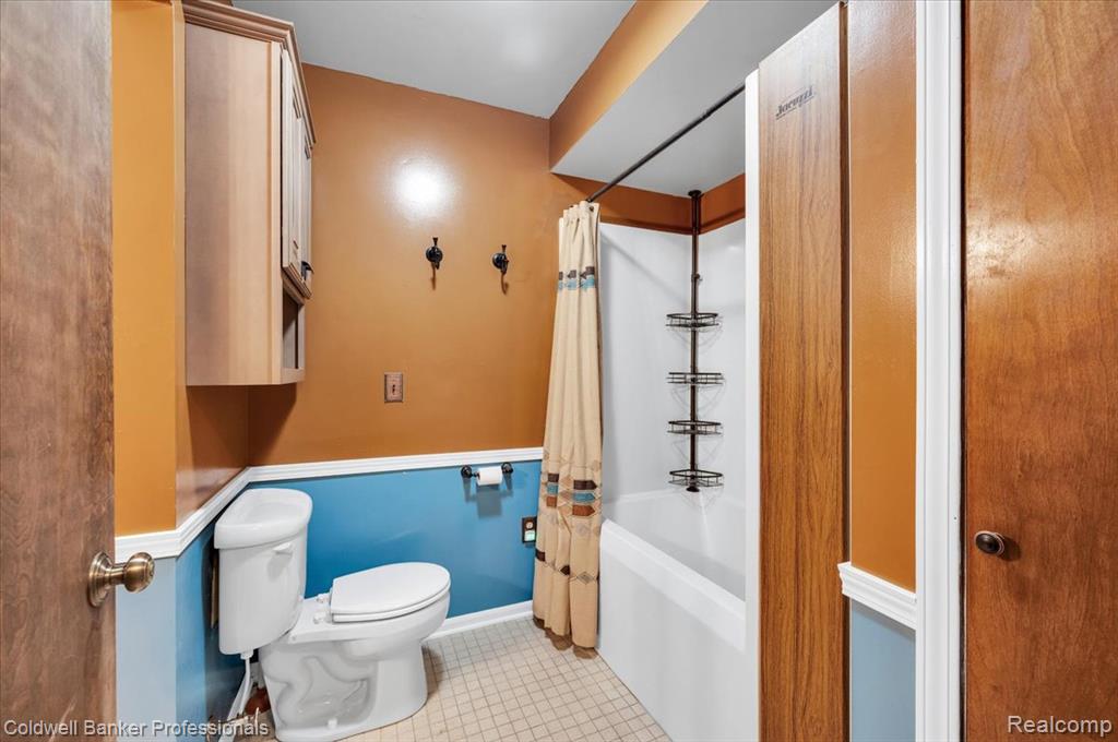 8873 Nepahwin Drive, Clarkston, MI 48348 — Photo 24