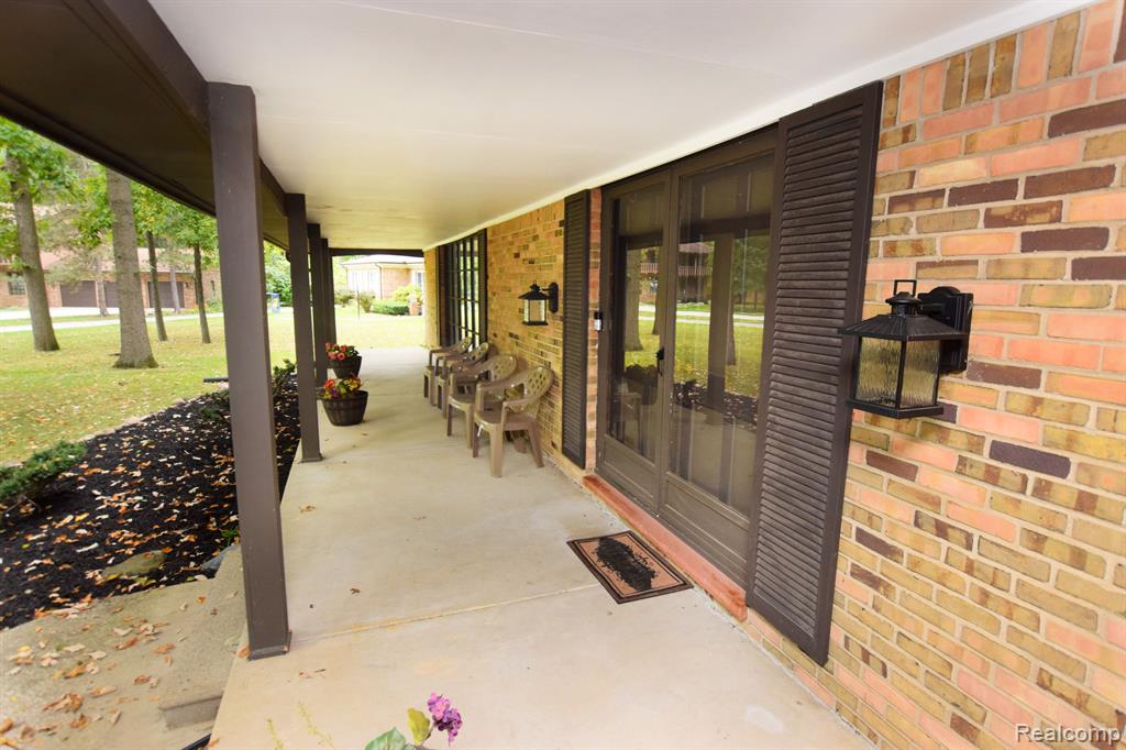 6196 SIERRA Pass, Flint, MI 48532 — Photo 2