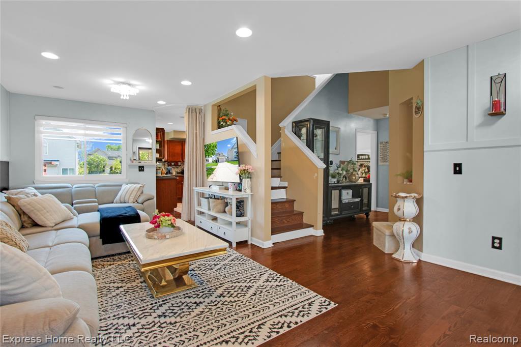 25244 INDEPENDENCE Trail, Warren, MI 48089 — Photo 8