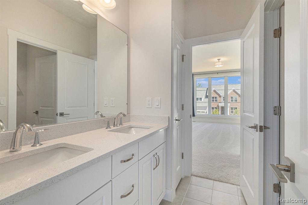611 PINE Circle, Ann Arbor, MI 48105 — Photo 33