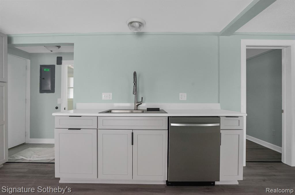 8041 GRAND RIVER Road, Brighton, MI 48114 — Photo 5
