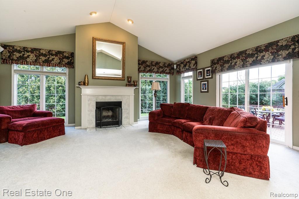 4595 Dunbar Court, Rochester, MI 48306 — Photo 12
