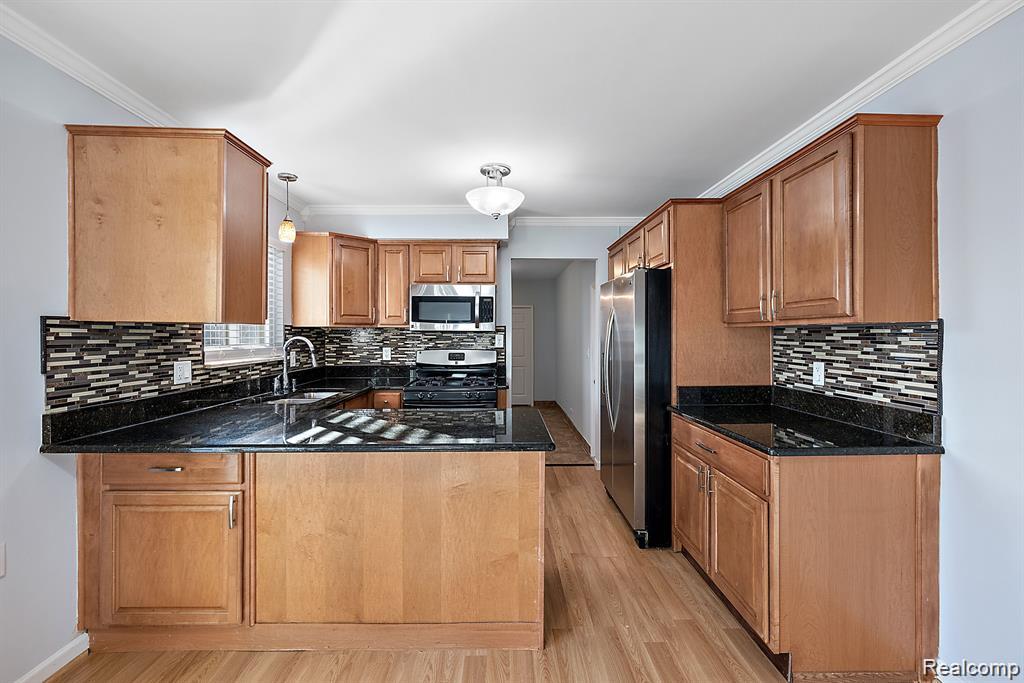 4058 Colonial Boulevard, Troy, MI 48085 — Photo 11