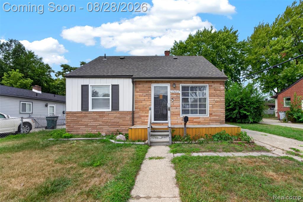 23833 Couzens Avenue, Hazel Park, MI 48030