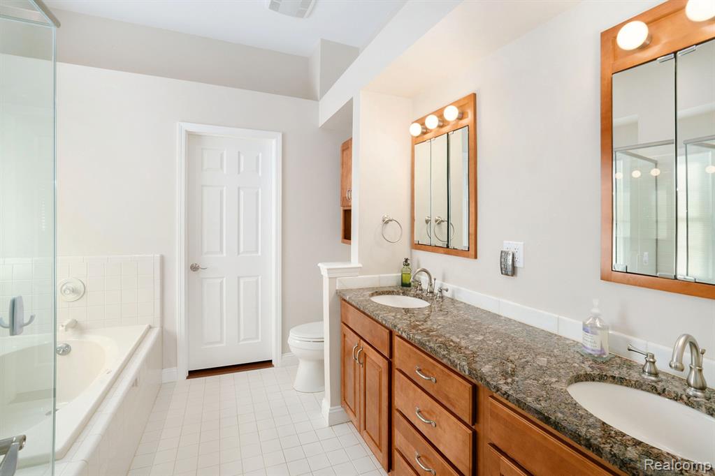 4019 Pine Ridge Court, Fenton, MI 48430 — Photo 18
