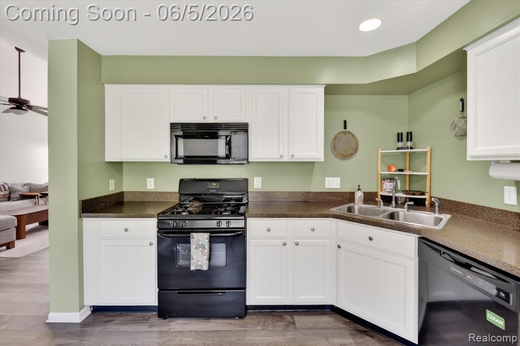 1641 Coburn Drive, Ann Arbor, MI 48108 — Photo 16