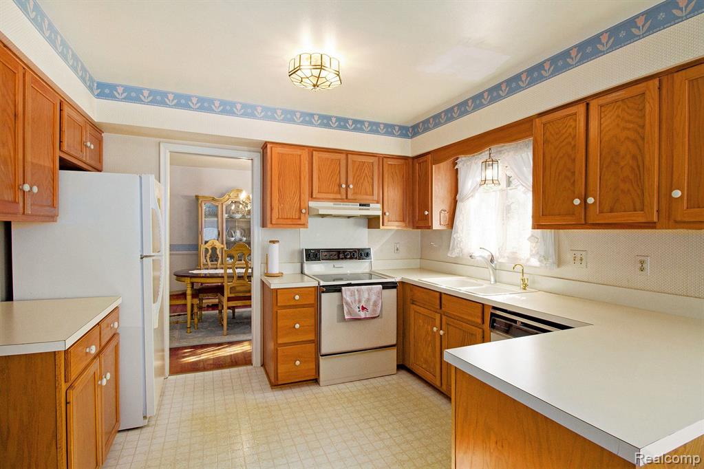 4196 CRESTKNOLL Drive, Grand Blanc, MI 48439 — Photo 8