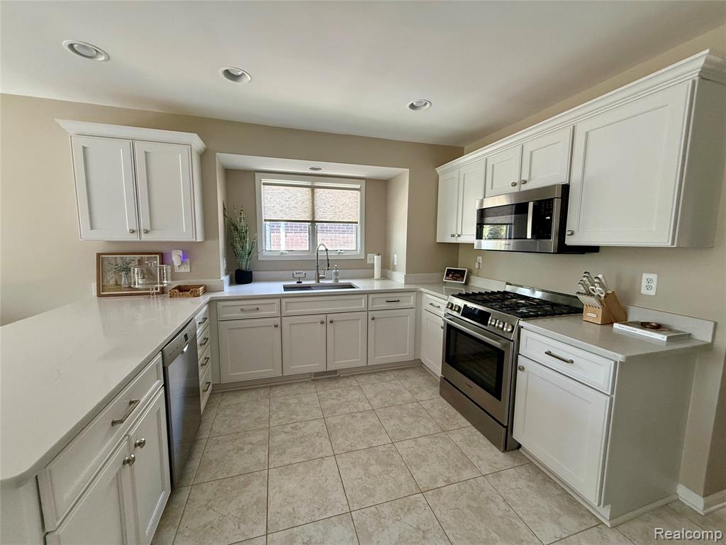 34921 Eberlein Drive, Fraser, MI 48026 — Photo 9