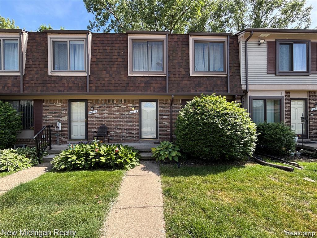 16974 Kingsbrooke Drive, Clinton Twp, MI 48038
