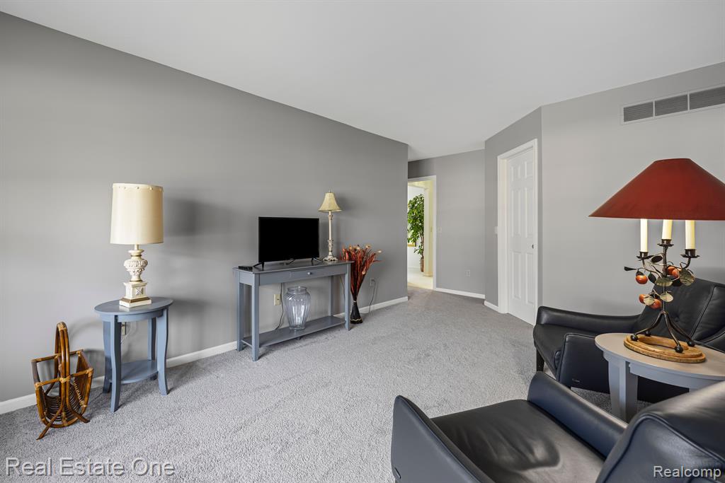 5400 FOREST RIDGE Drive, Clarkston, MI — Photo 19