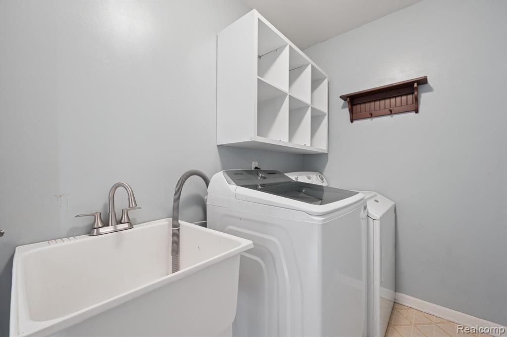 8770 Hardwood Drive, Belleville, MI 48111 — Photo 17