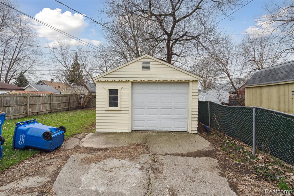 8468 LOZIER Avenue, Warren, MI 48089 — Photo 30