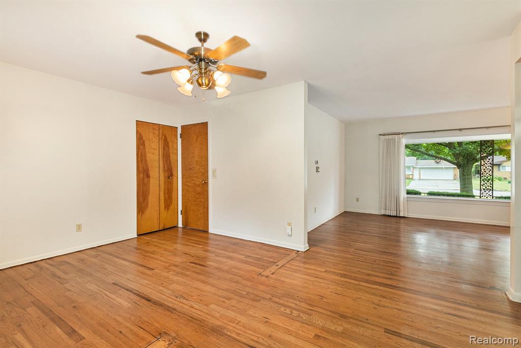 4425 Old Colony Drive, Flint, MI 48507 — Photo 26
