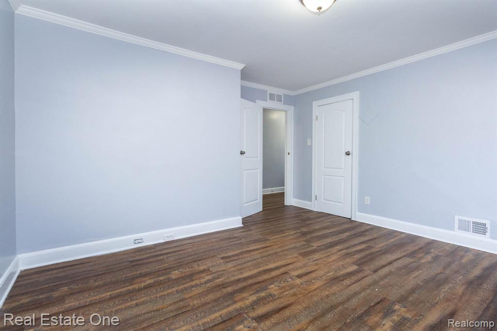 12568 Wilshire Drive, Detroit, MI 48213 — Photo 21