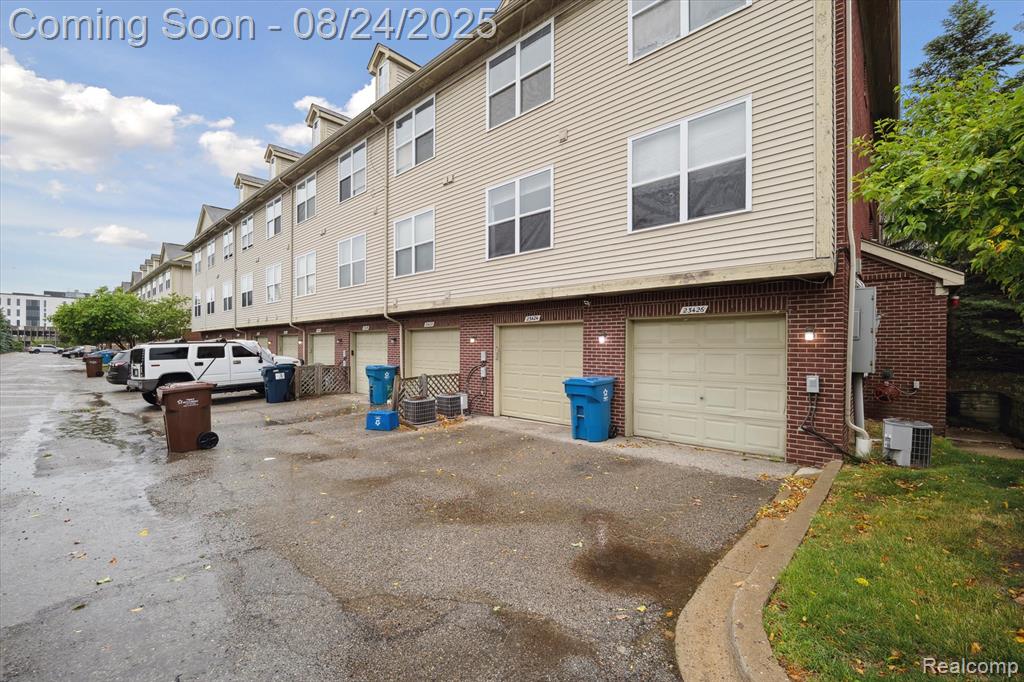 23424 Grayson Drive, Southfield, MI 48075 — Photo 30