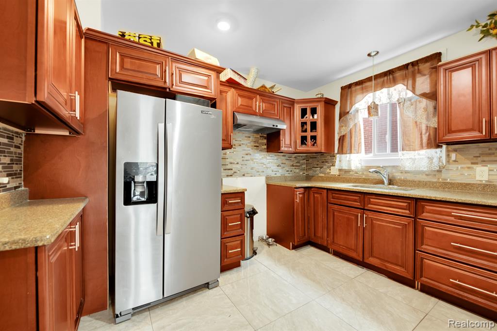 5832 APPOLINE Street, Dearborn, MI 48126 — Photo 5