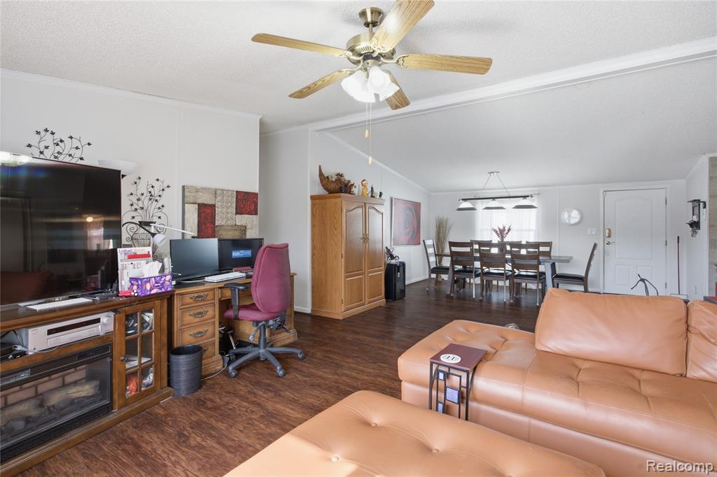 9857 Rembrandt Way, Fenton, MI 48430 — Photo 20