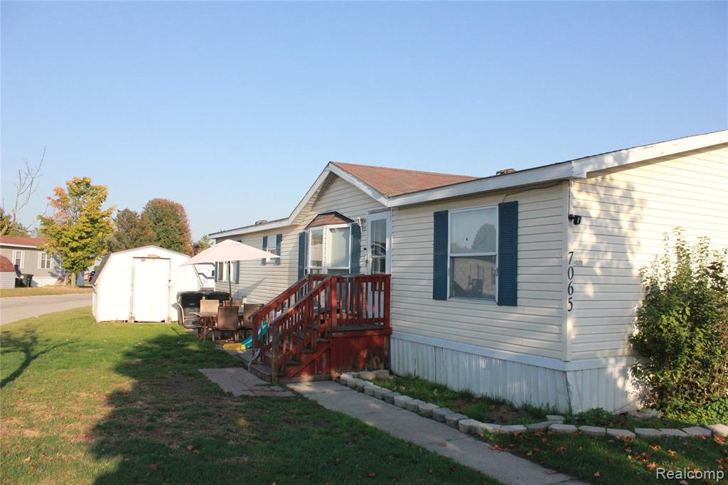 7065 El paso Boulevard, Romulus, MI 48174 — front exterior