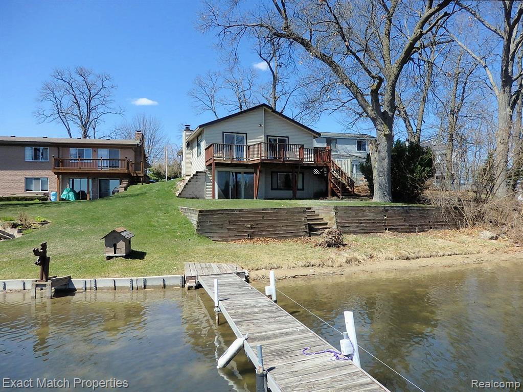 925 MALLOCK Road, White Lake, MI — Photo 15