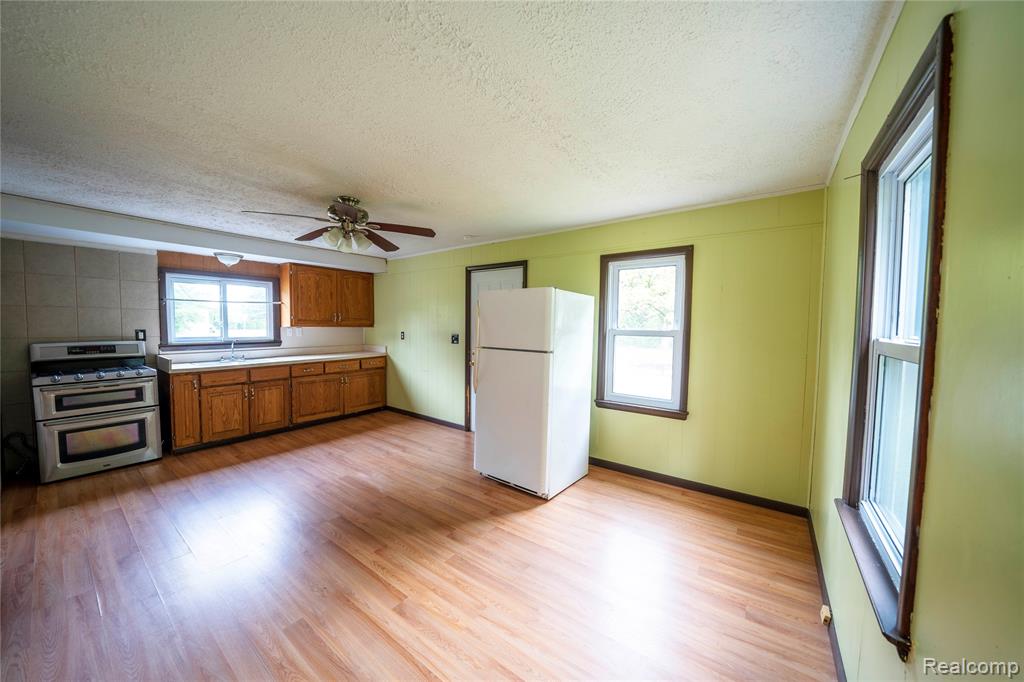 8883 Beech Daly Road, Taylor, MI 48180 — Photo 21