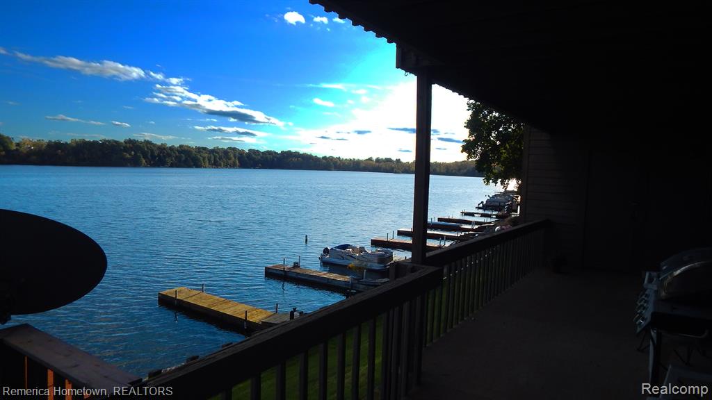 812 cliffs Drive, Ypsilanti, MI 48198 — Photo 4