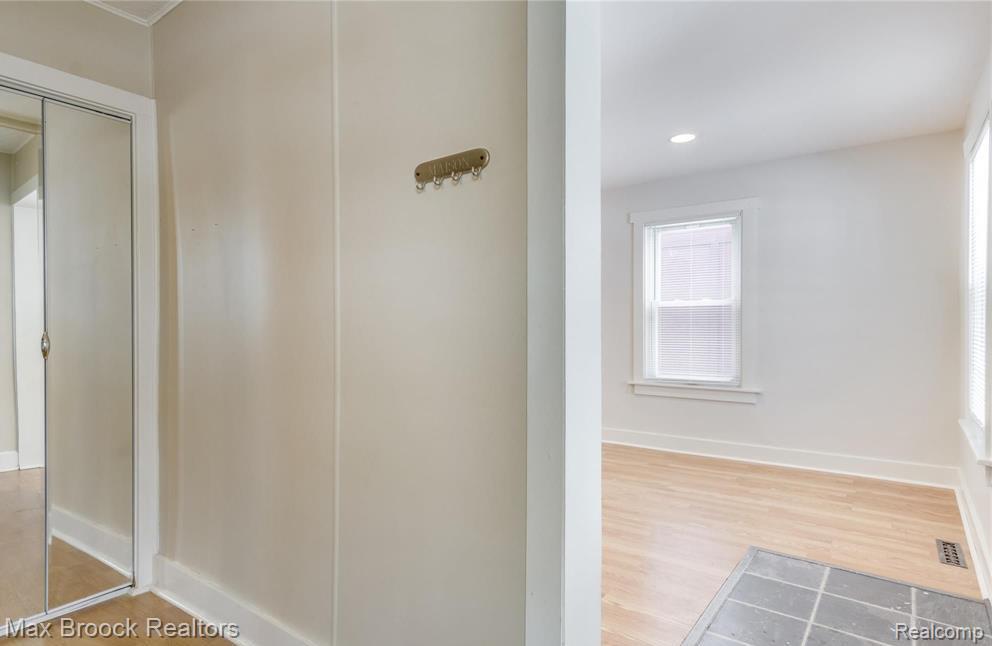 65 Maplefield Road, Pleasant Ridge, MI — Photo 25