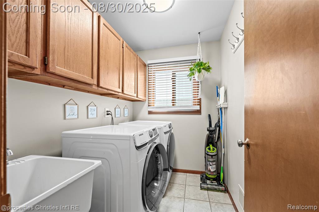 46502 Springhill Drive, Shelby Twp, MI 48317 — Photo 23