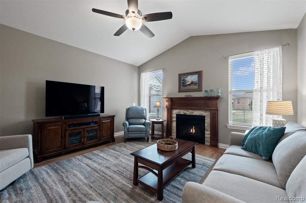 49121 Garrett Court, Macomb, MI 48042 — Photo 7