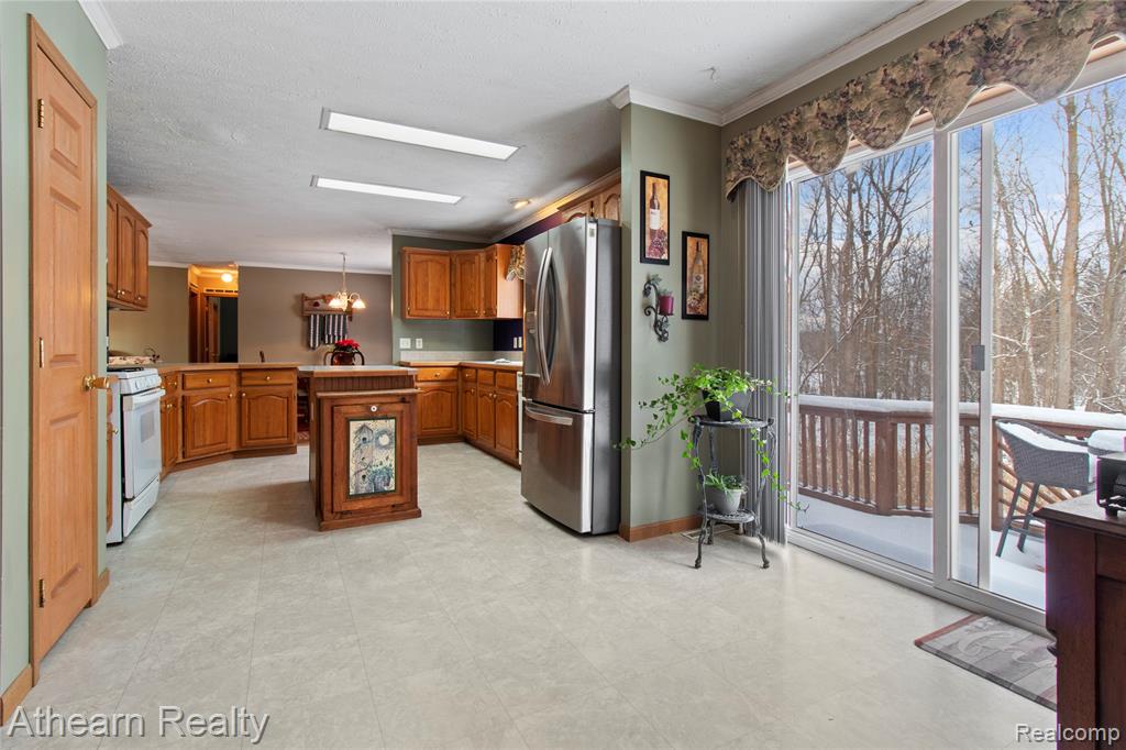 9023 Circle Lake Drive, Grand Blanc, MI 48439 — Photo 19