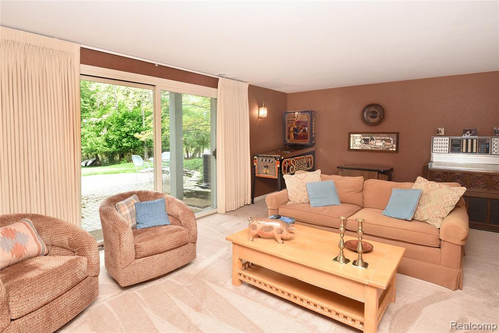 2026 W Bend Court, Bloomfield Hills, MI 48302 — Photo 31