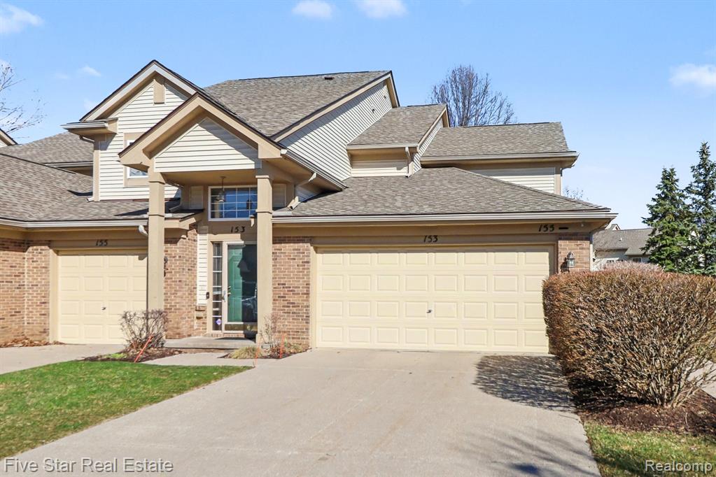 153 S Vista, Auburn Hills, MI 48326 — front exterior