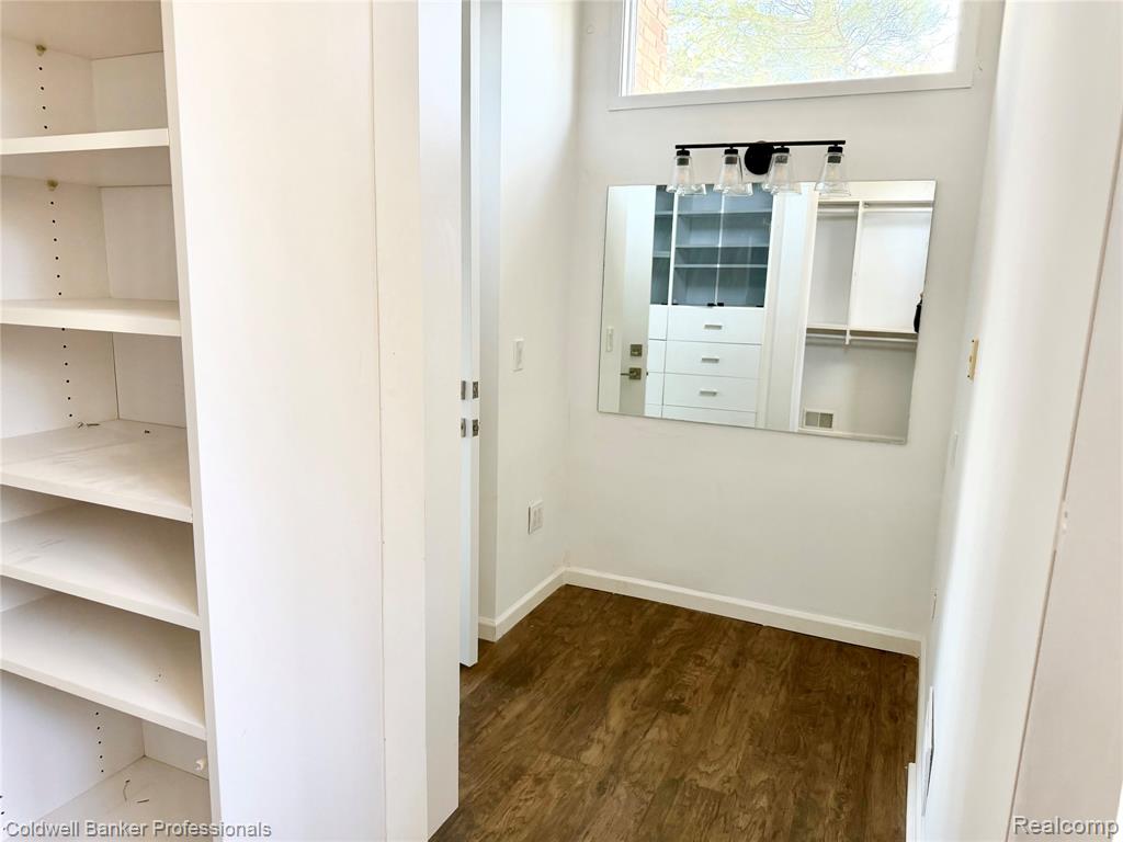 4692 W Wickford, Bloomfield Hills, MI 48302 — Photo 29