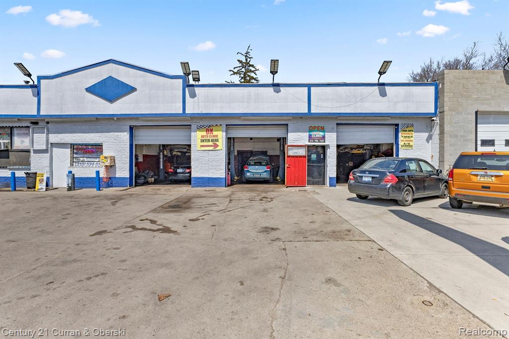 20630 W Seven Mile Road, Detroit, MI 48219 — Photo 2