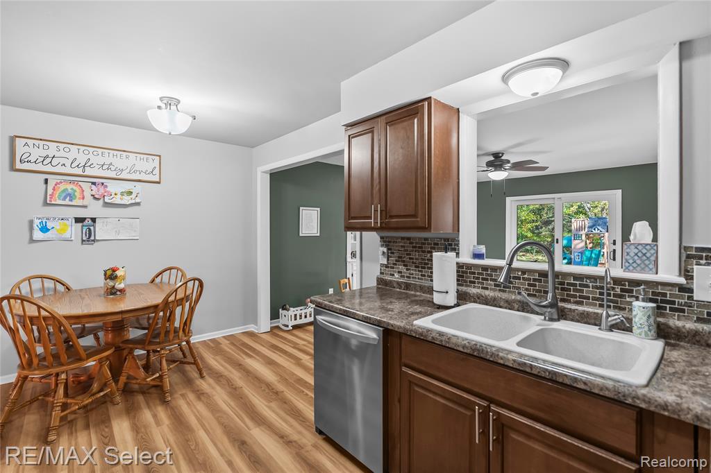 4327 S Dye Road, Swartz Creek, MI 48473 — Photo 10