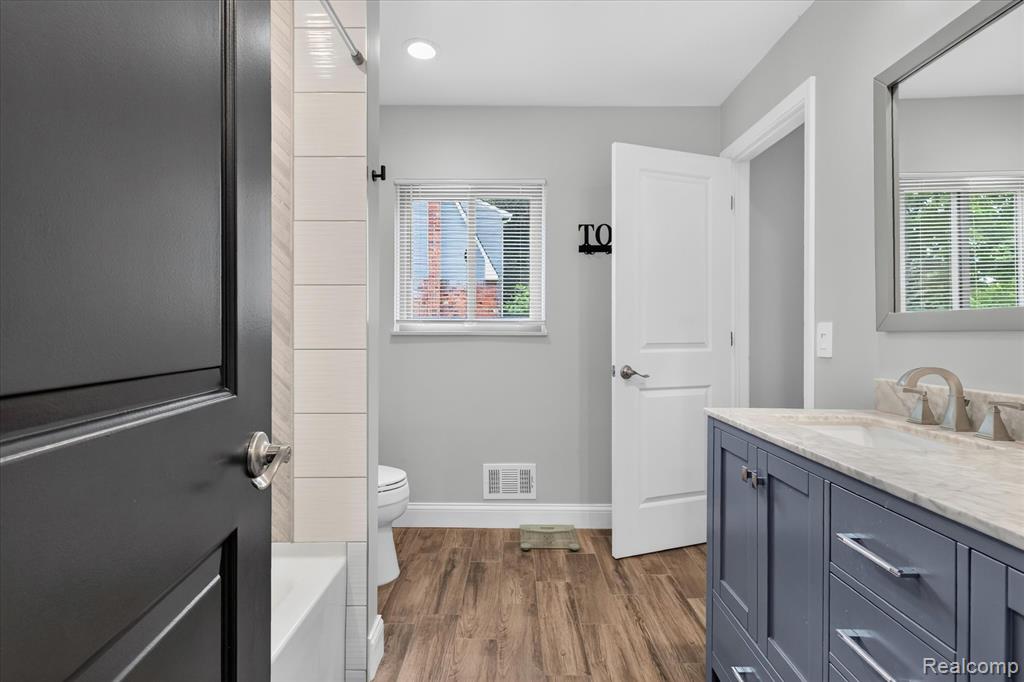 4903 Cape Town, Highland, MI 48356 — Photo 21
