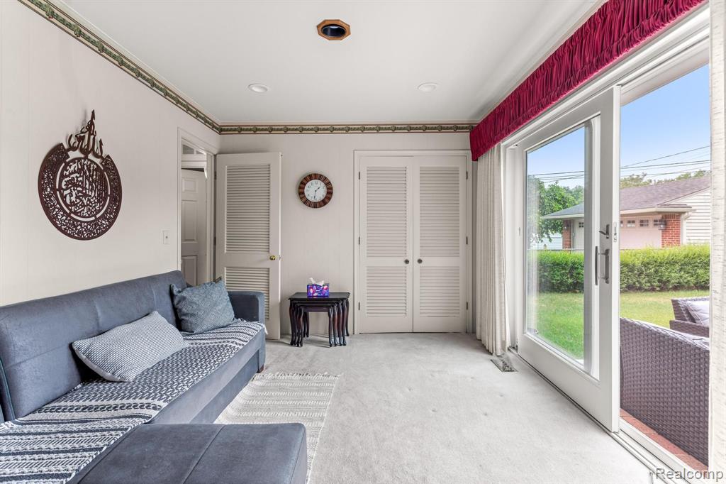 6125 ARDMORE, Dearborn Heights, MI 48127 — Photo 14